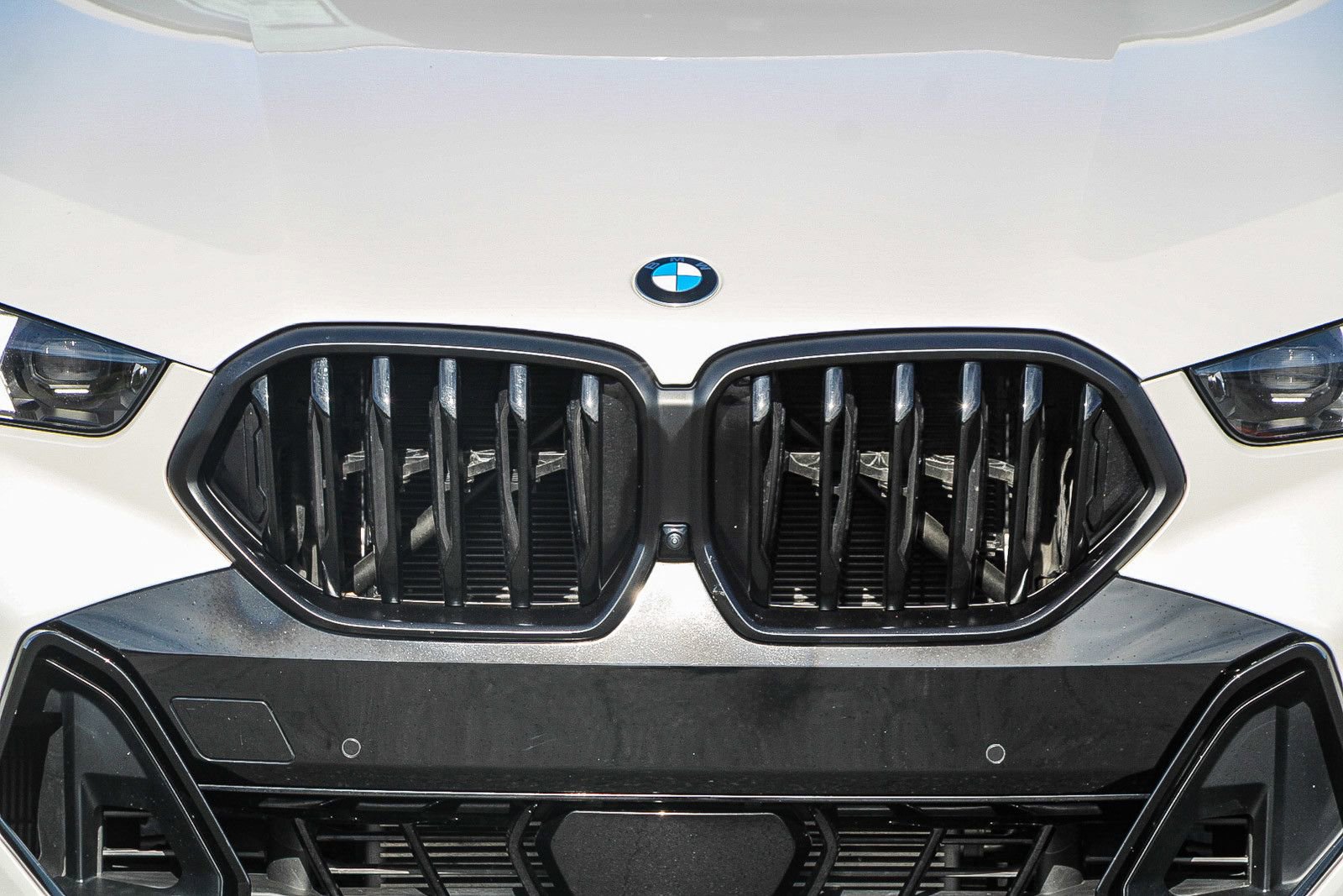 Used 2024 BMW X6 xDrive40i w/ Premium Package image 7