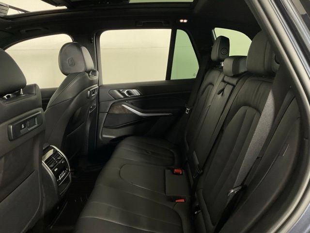 Used 2022 BMW X5 xDrive40i w/ Premium Package AWD/4WD image 35