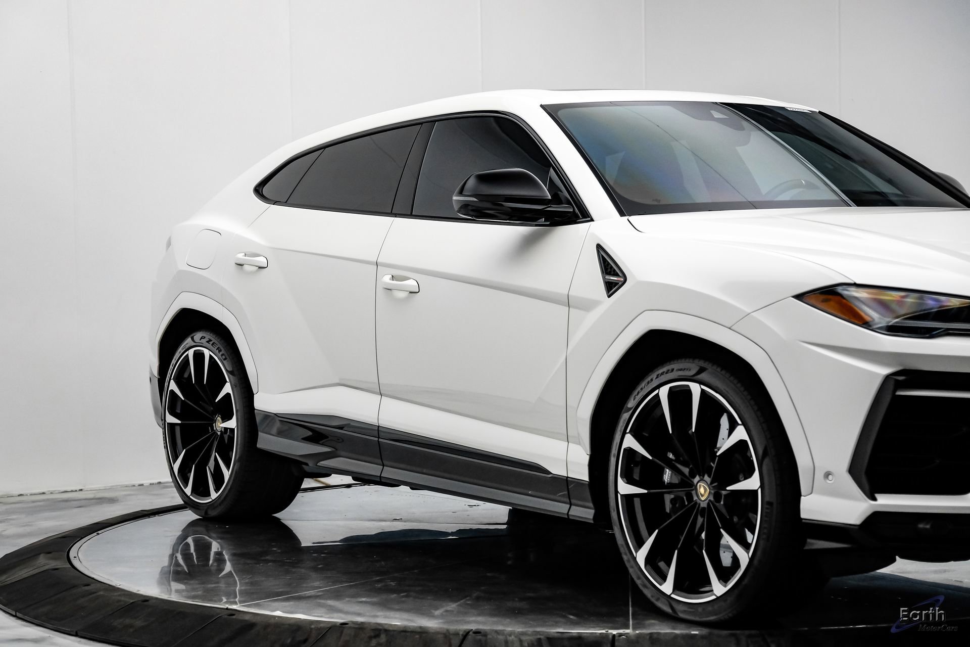 Used 2022 Lamborghini Urus AWD/4WD image 27