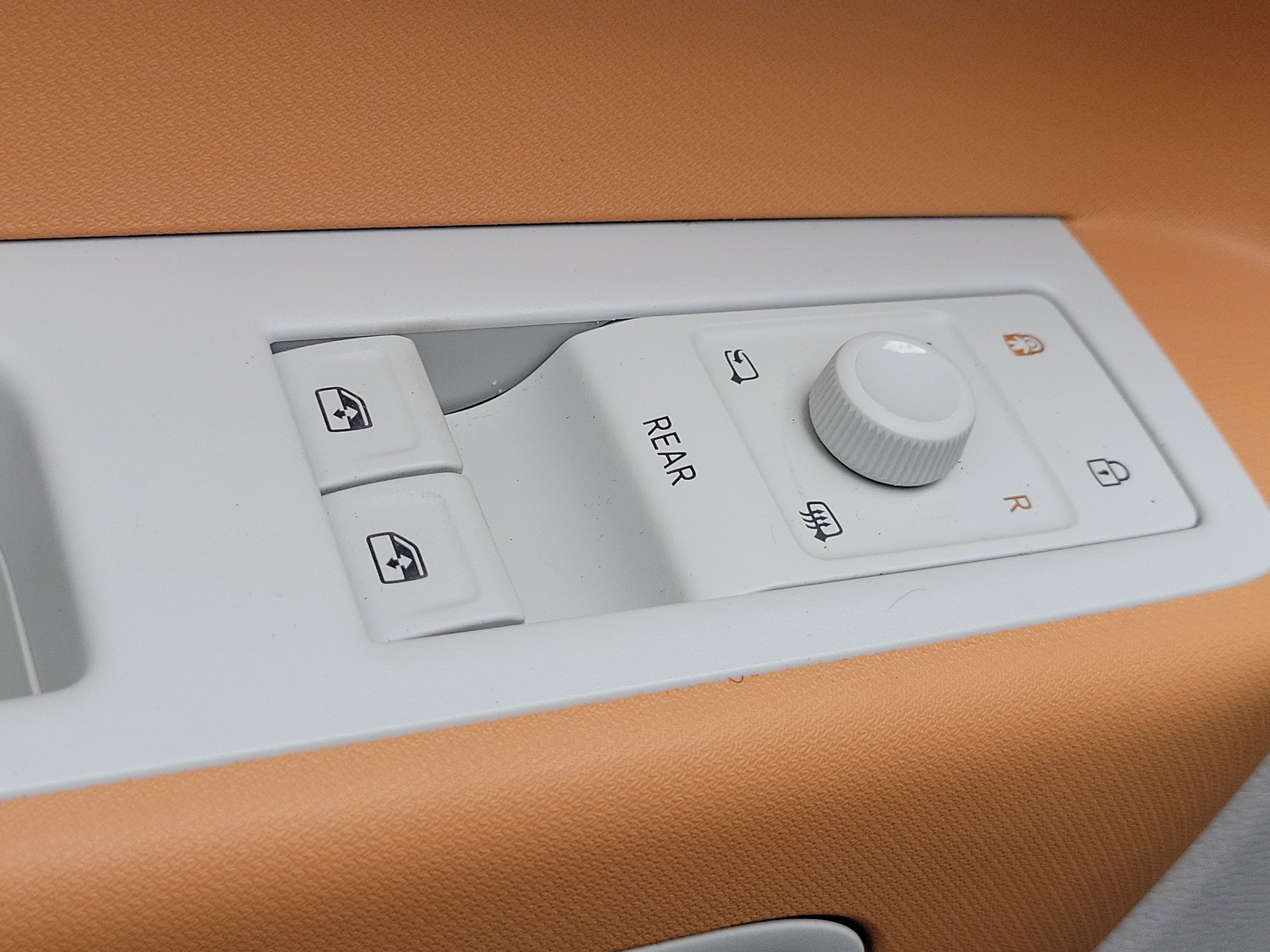 Used 2025 Volkswagen ID. Buzz 1st Edition image 19