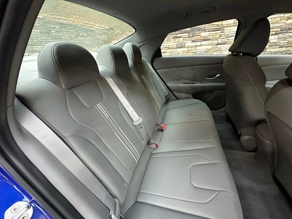 Used 2023 Hyundai Elantra SEL w/ Cargo Package image 27
