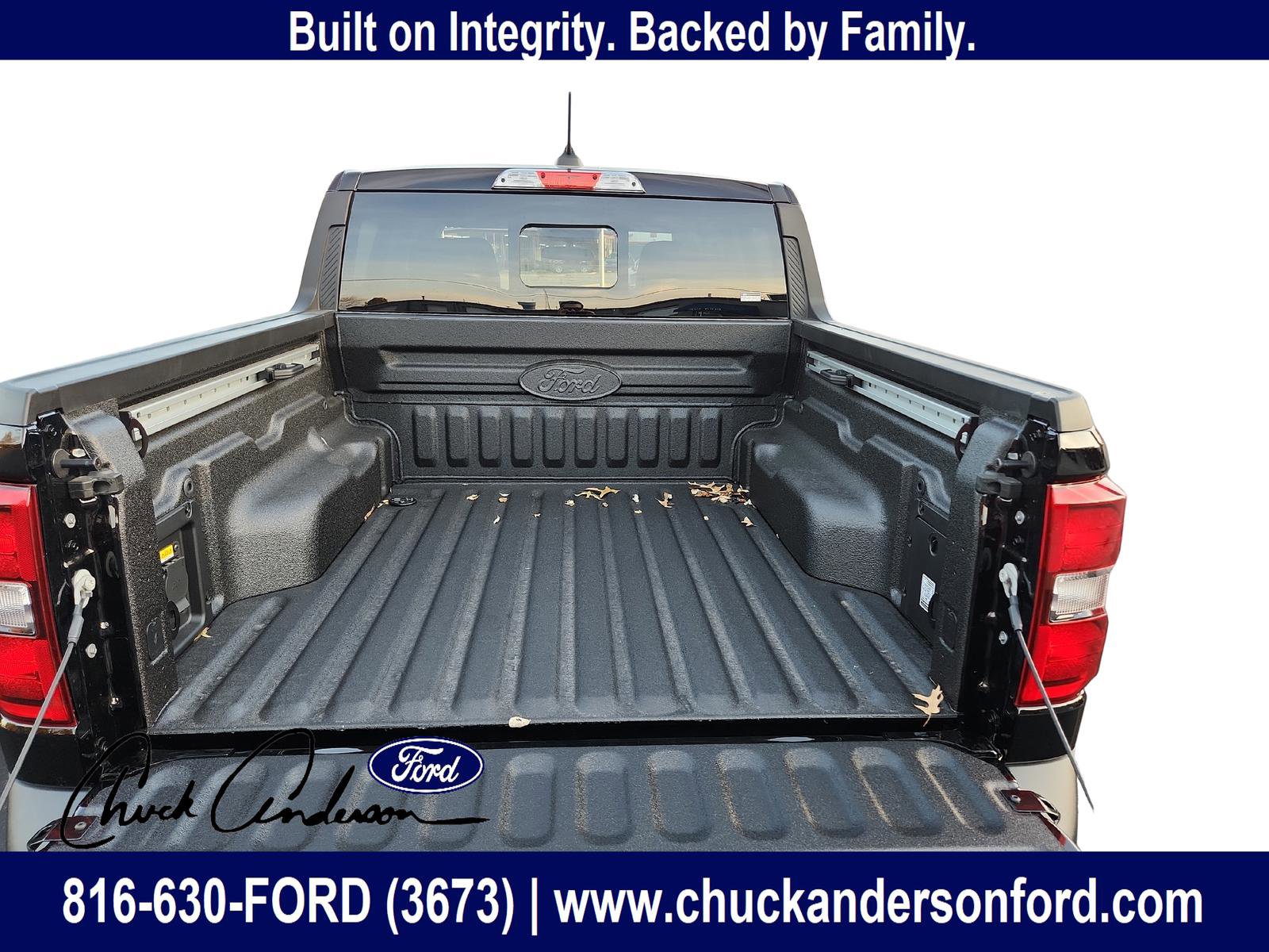 New 2025 Ford Maverick Lariat w/ Black Appearance Package image 28