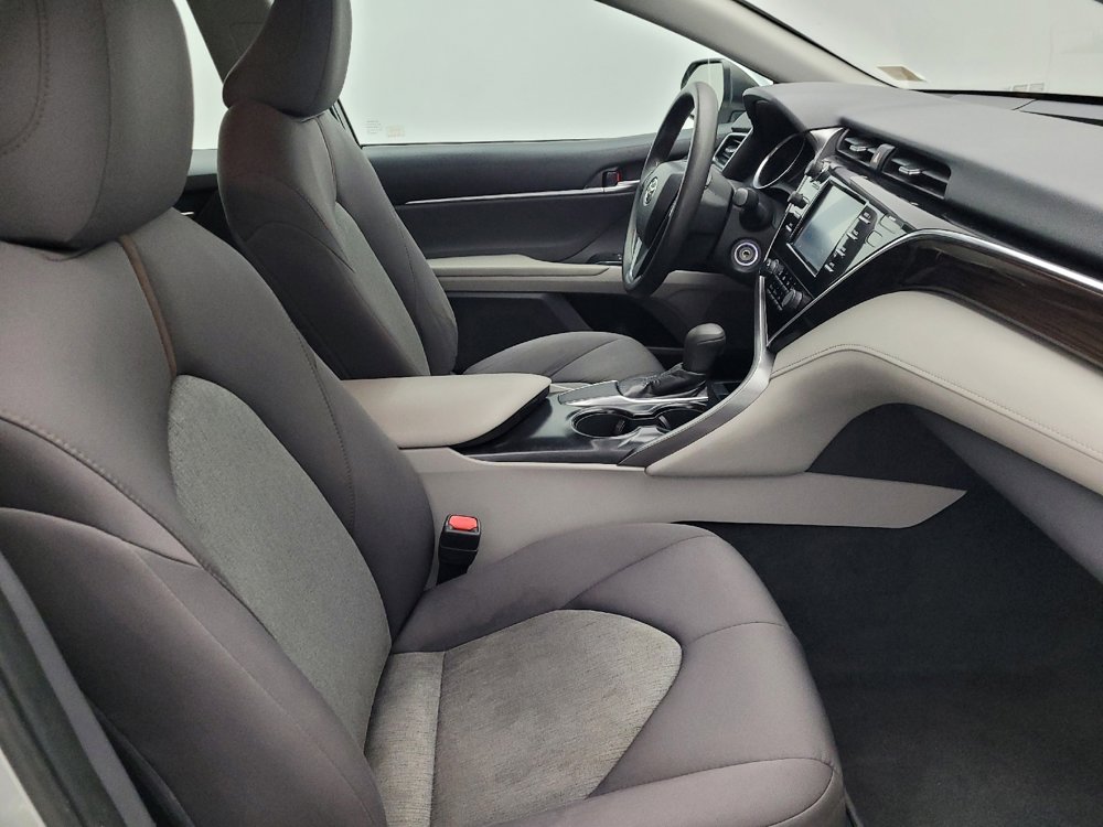 Used 2018 Toyota Camry LE image 21