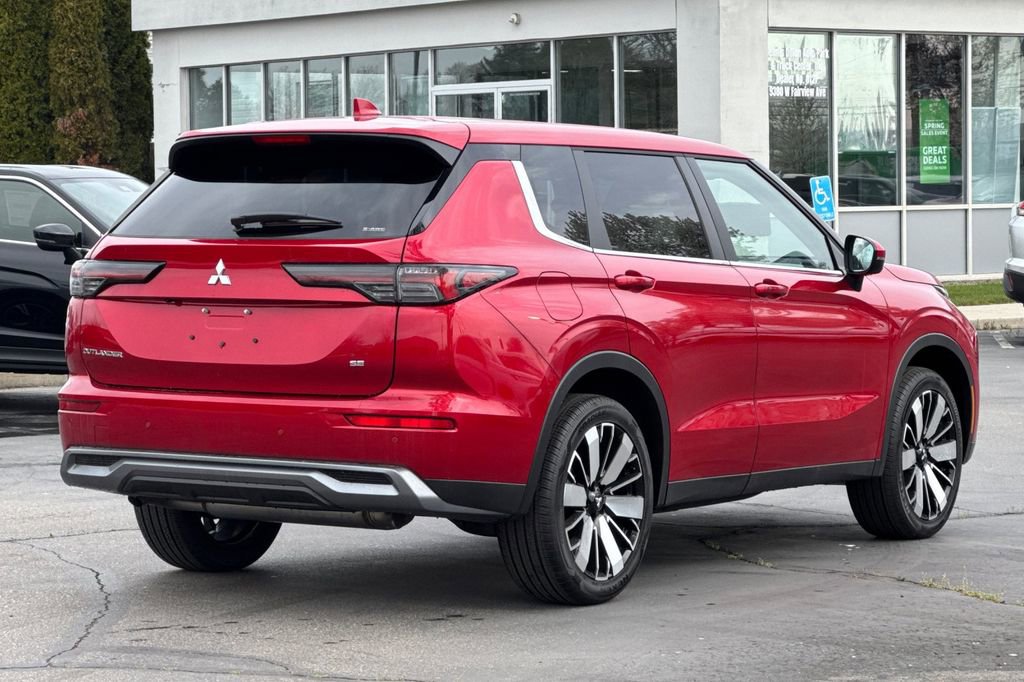 New 2026 Mitsubishi Outlander SE AWD/4WD image 4