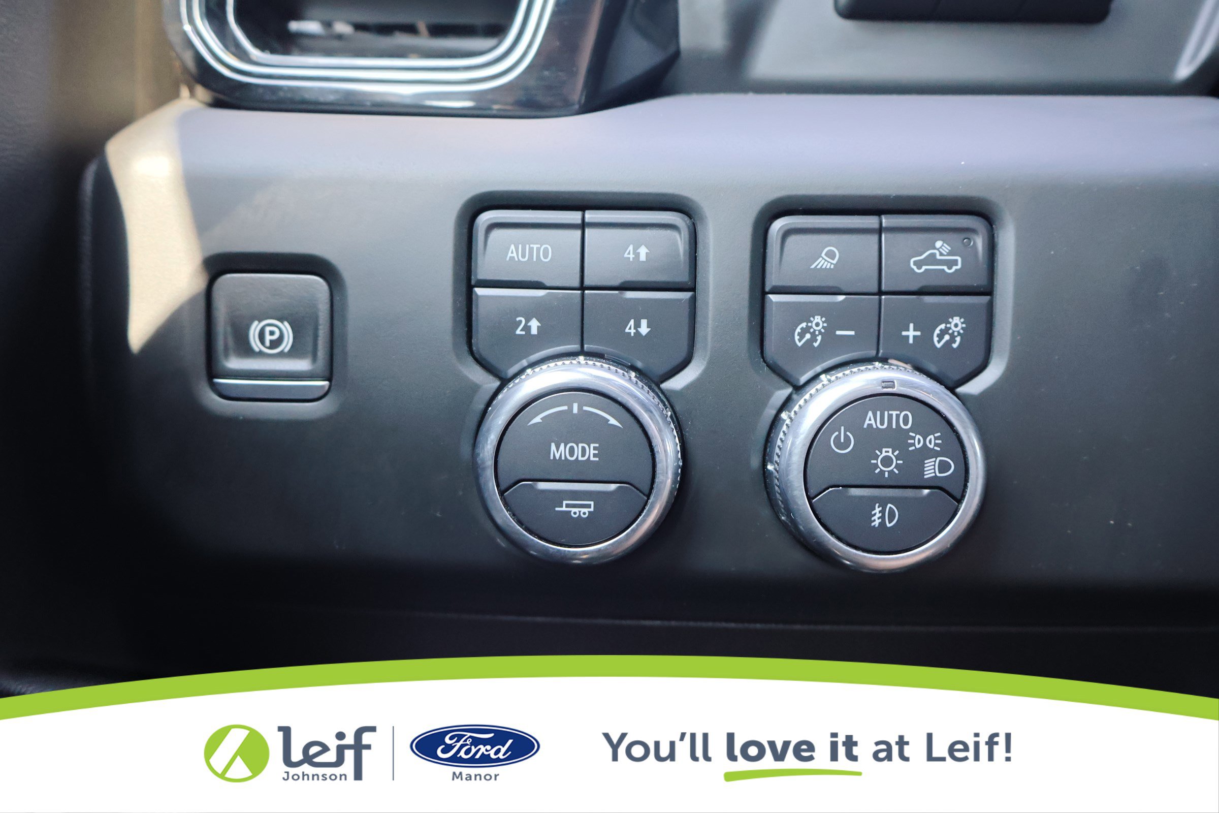 Used 2024 GMC Sierra 2500 AT4 w/ Technology Package image 17