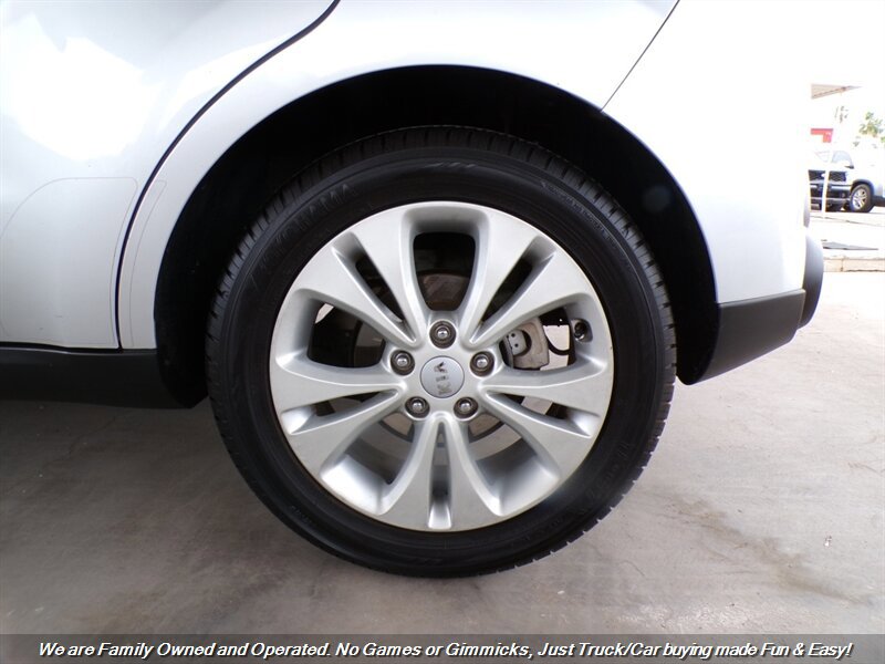 Used 2015 Kia Soul + FWD image 44