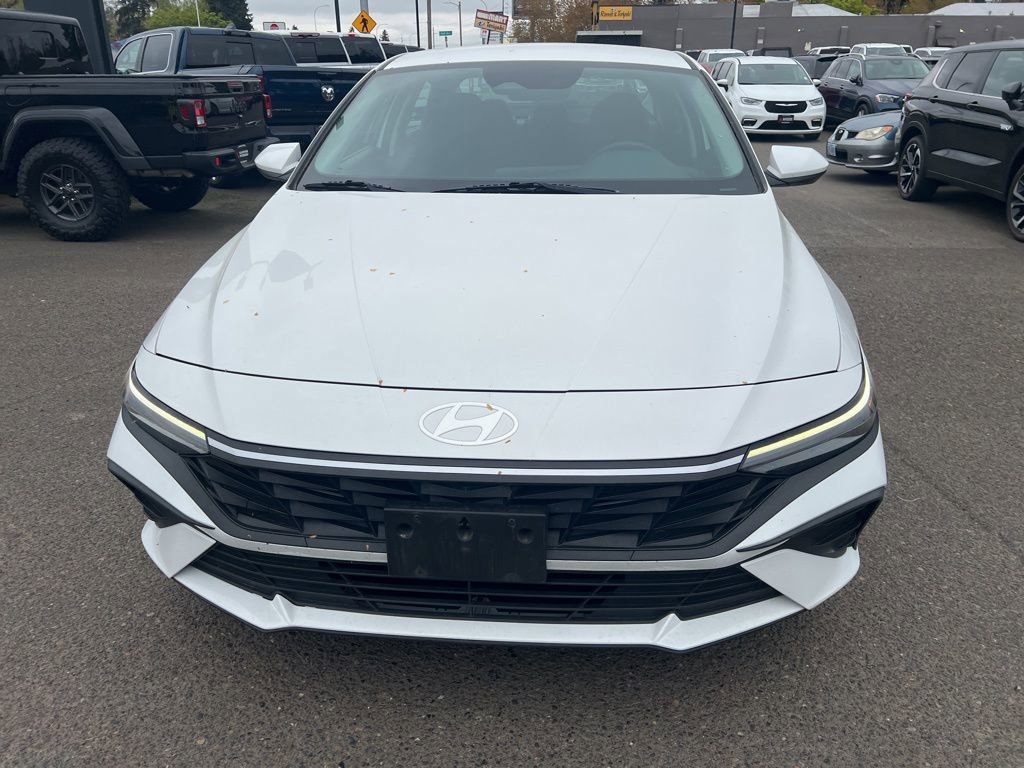 Used 2024 Hyundai Elantra SEL image 3