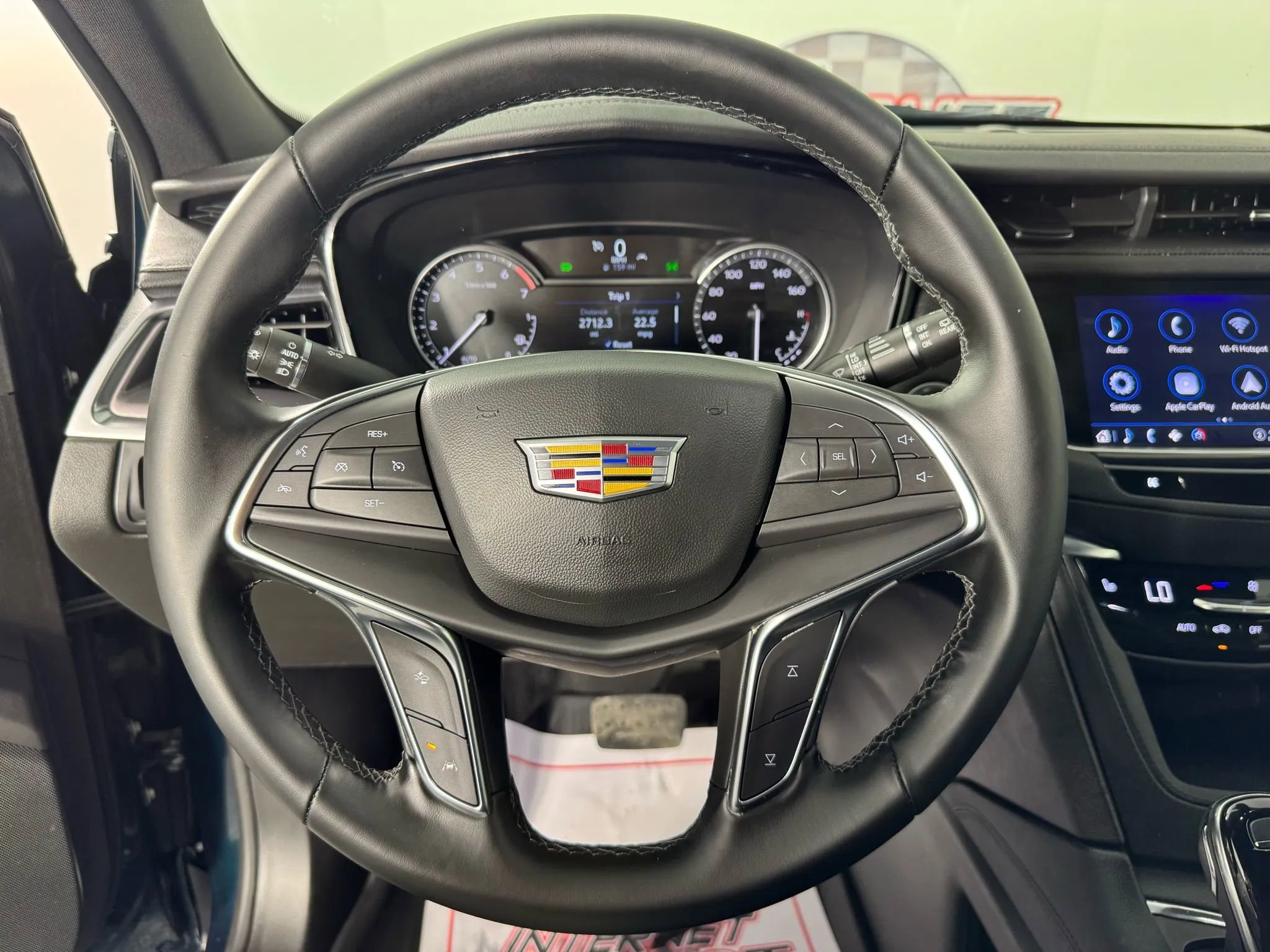 Used 2025 Cadillac XT5 Luxury w/ LPO, Floor Liner Package AWD/4WD image 13