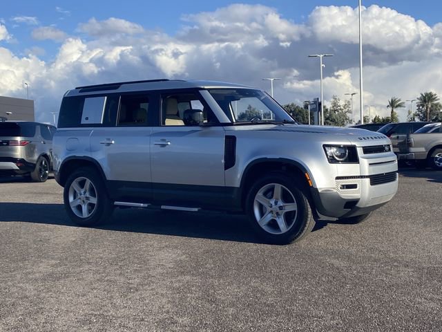 Used 2020 Land Rover Defender 110 SE image 4