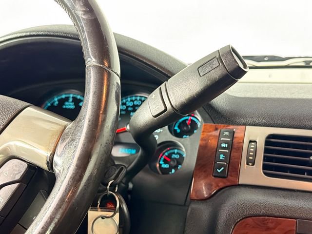 Used 2011 Chevrolet Avalanche LT w/ Luxury Package AWD/4WD image 16