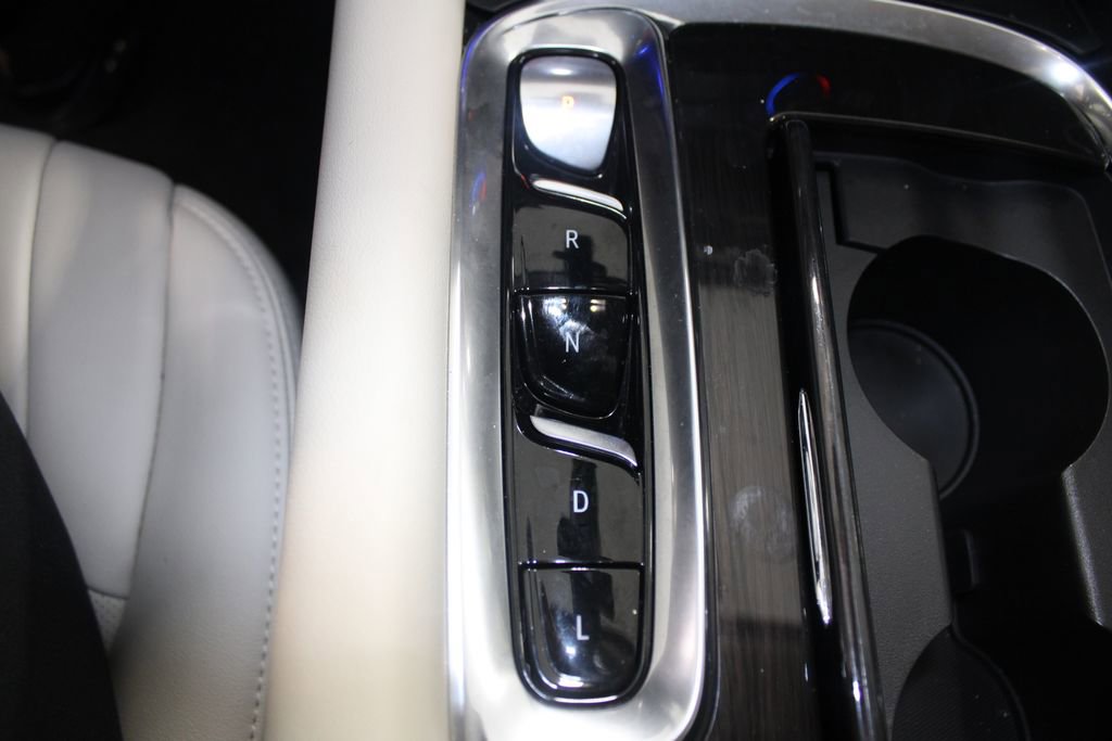 Used 2024 Buick Enclave Essence w/ Technology Package image 29