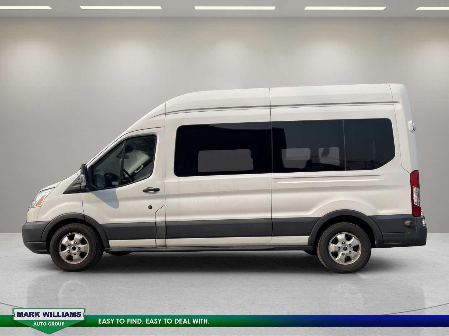 Used 2017 Ford Transit 350 XLT RWD image 4