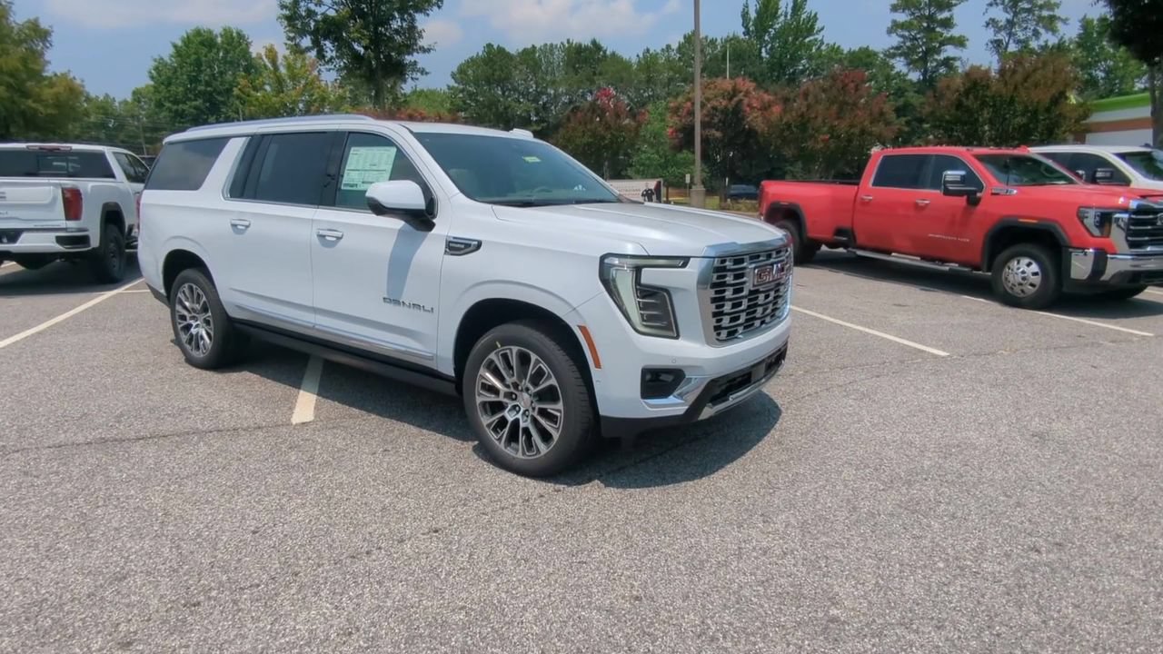 New 2026 GMC Yukon XL Denali w/ Denali Reserve Package AWD/4WD image 2