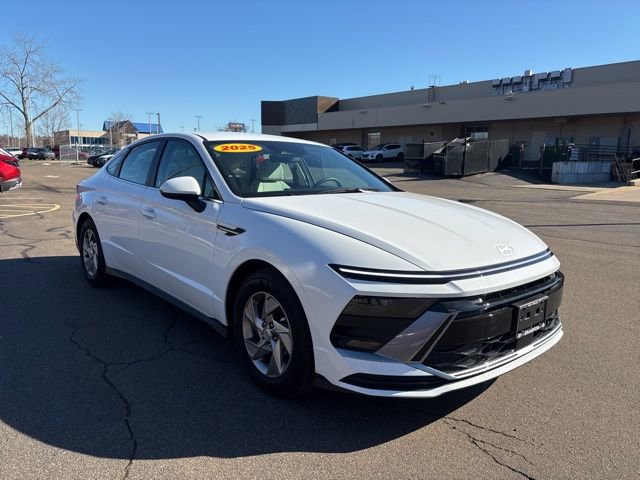 Certified 2025 Hyundai Sonata SE image 1