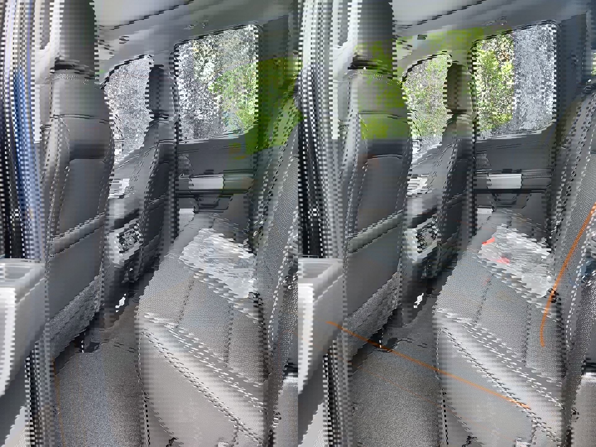 New 2025 Ford F250 Lariat w/ Lariat Ultimate Package image 16