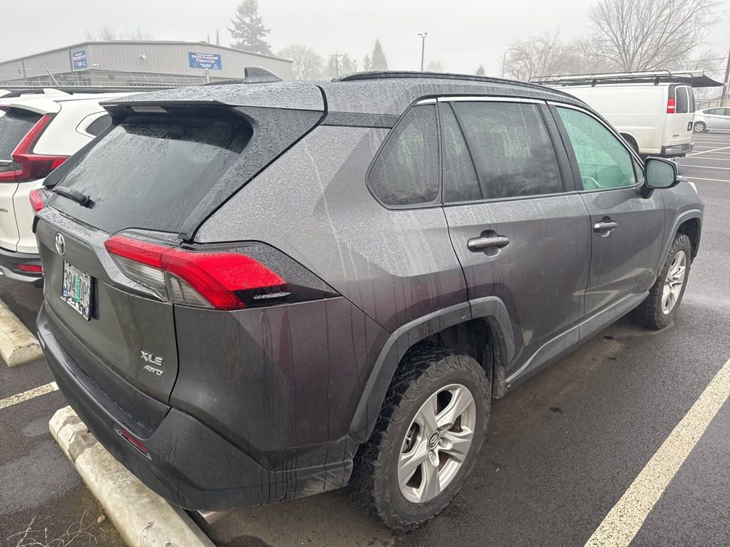 Used 2019 Toyota RAV4 XLE image 3