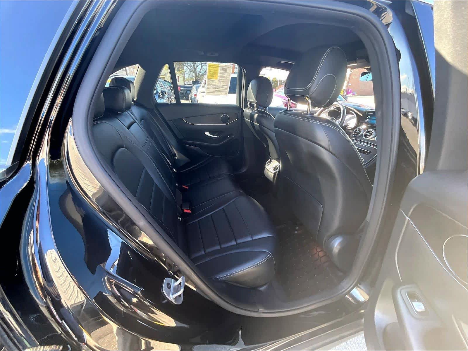 Used 2022 Mercedes-Benz GLC 300 4MATIC w/ Premium Package Lite image 16