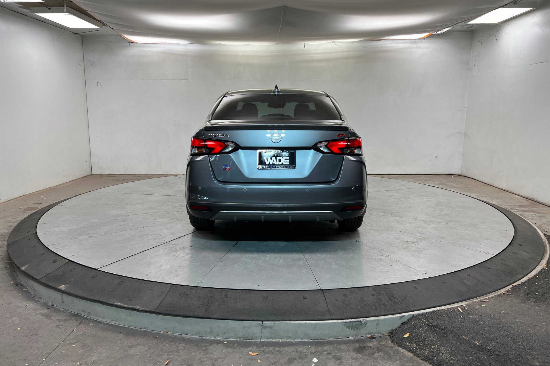 Used 2024 Nissan Versa SR w/ Trunk Package image 5