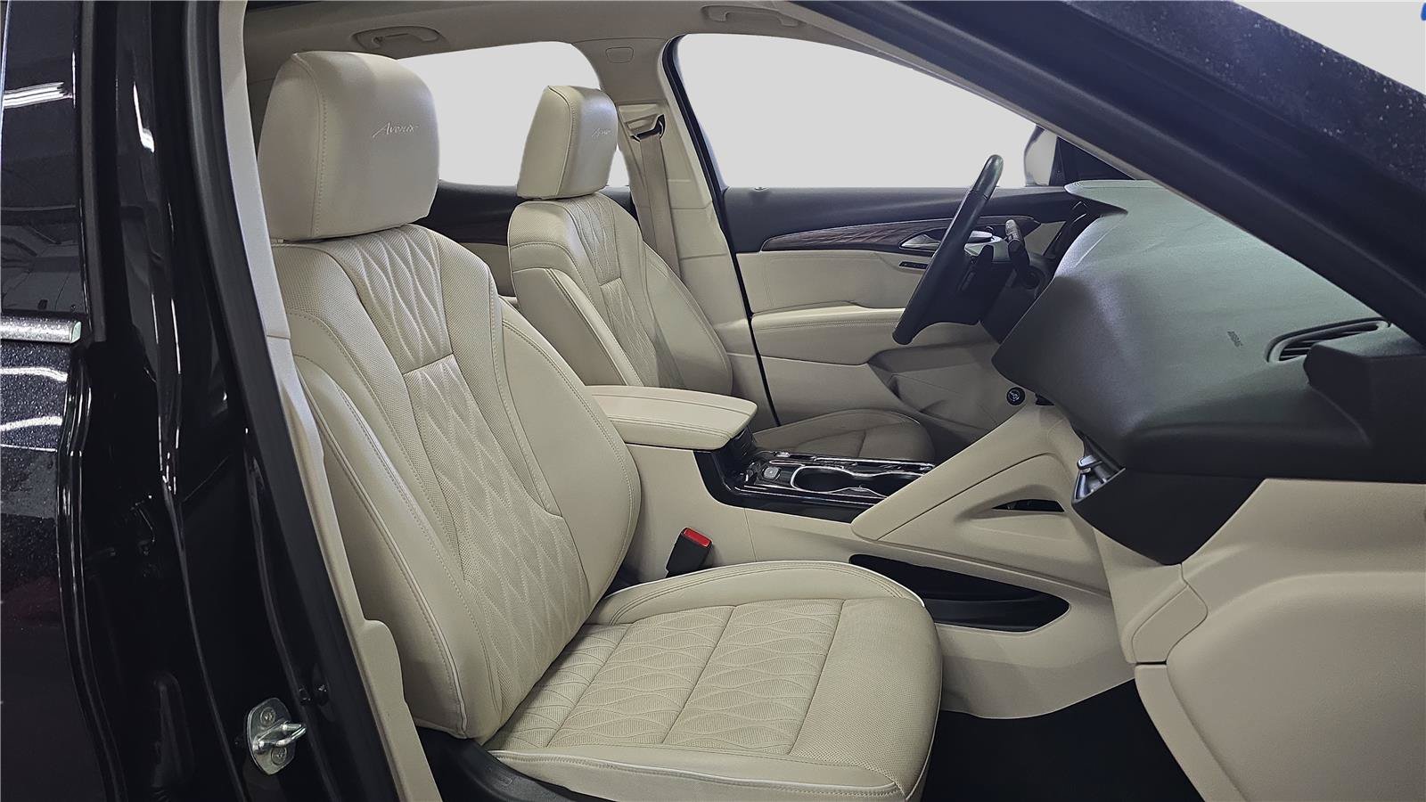 Used 2023 Buick Envision Avenir AWD/4WD image 14