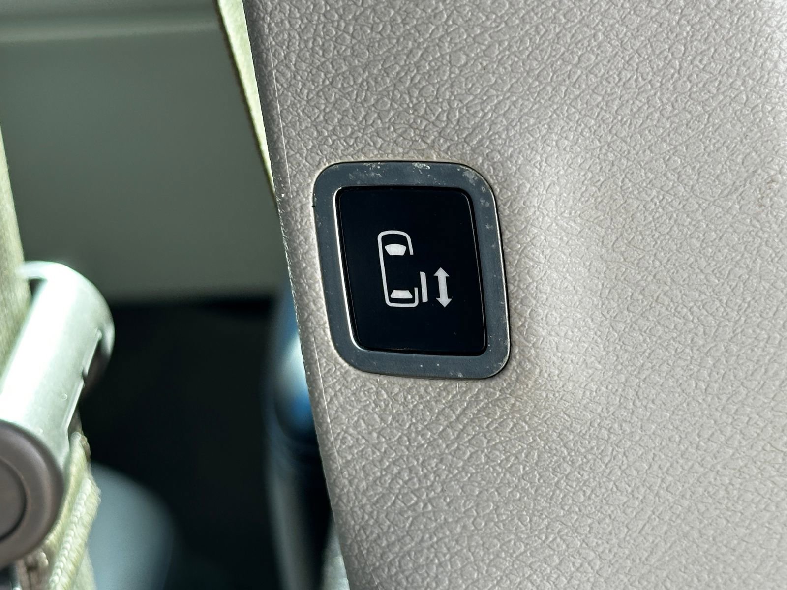 Used 2018 Chrysler Pacifica Touring-L image 17