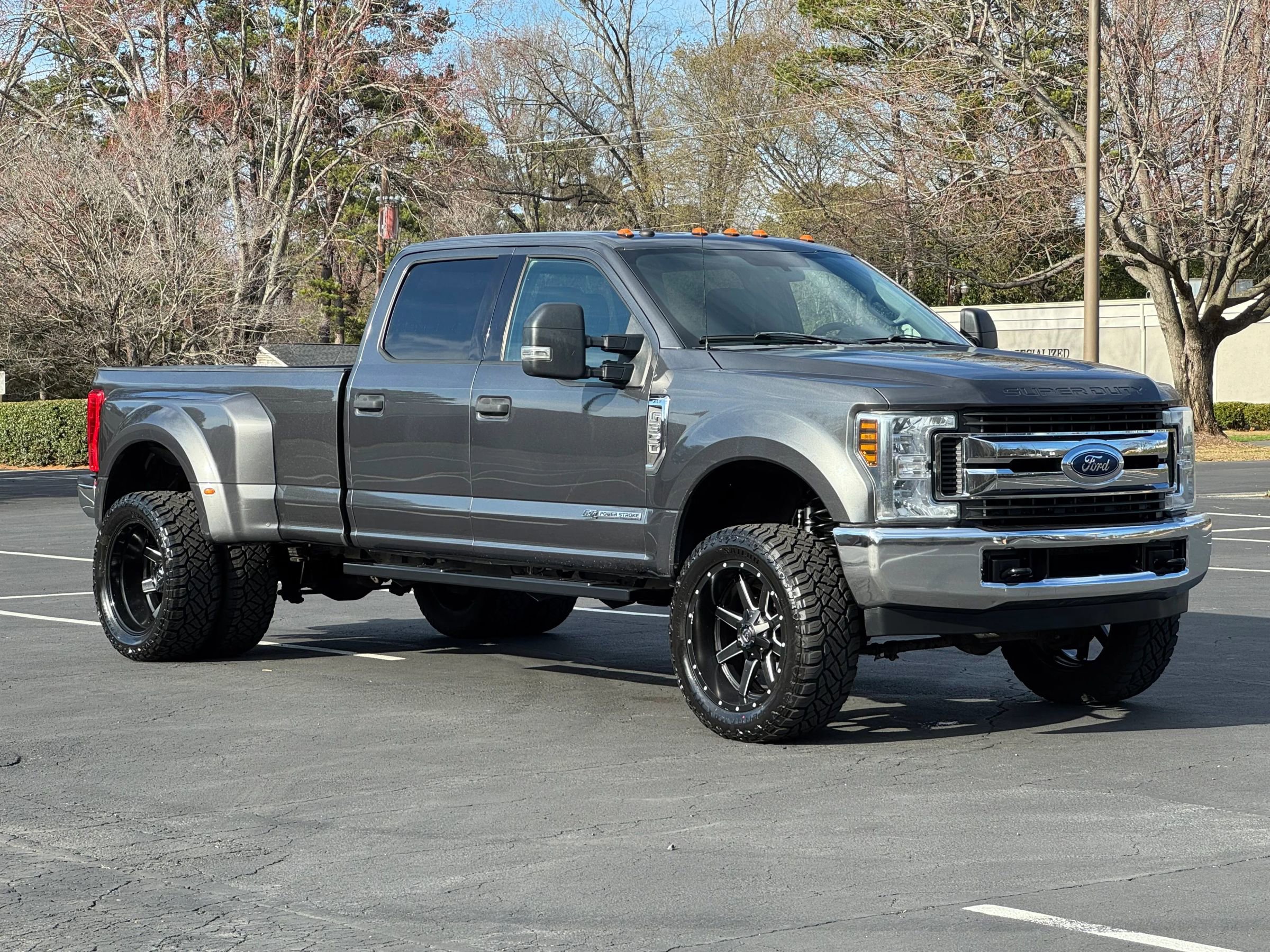 Used 2019 Ford F350 XLT image 4