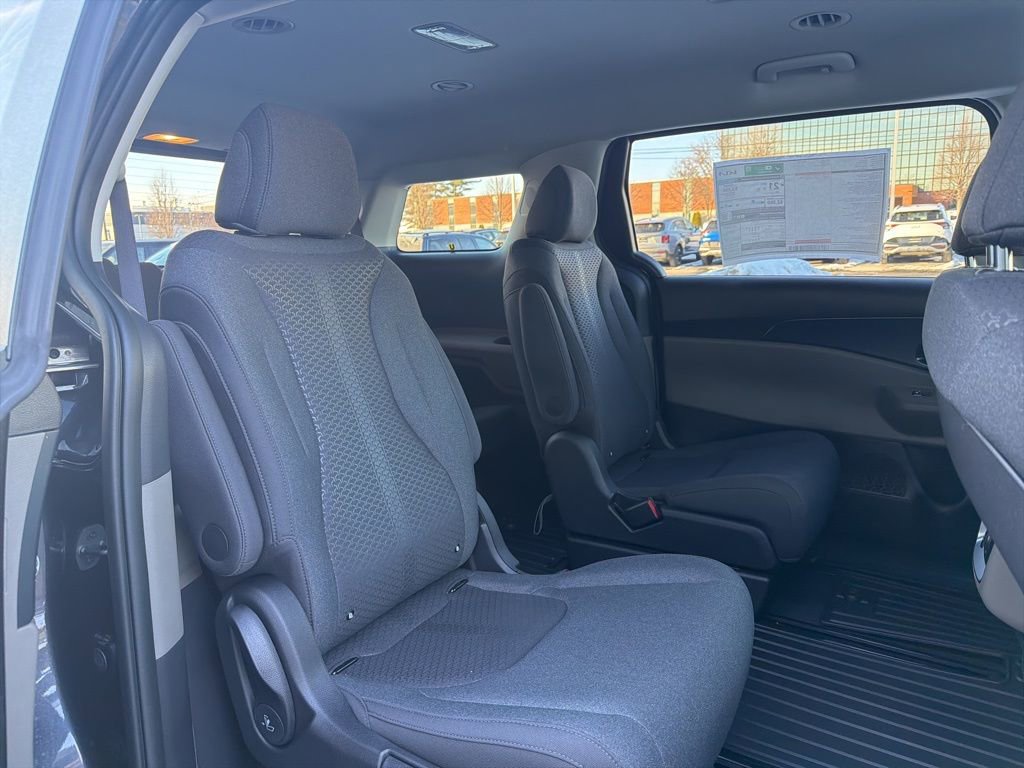 New 2026 Kia Carnival LX image 15
