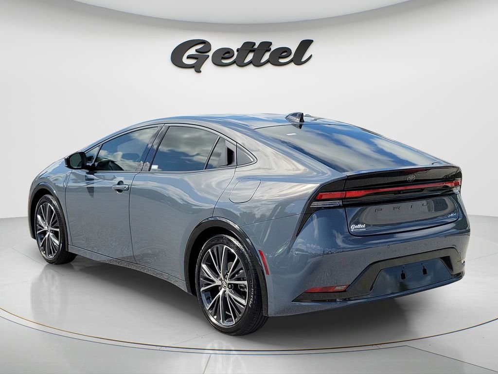 Used 2026 Toyota Prius XLE image 6