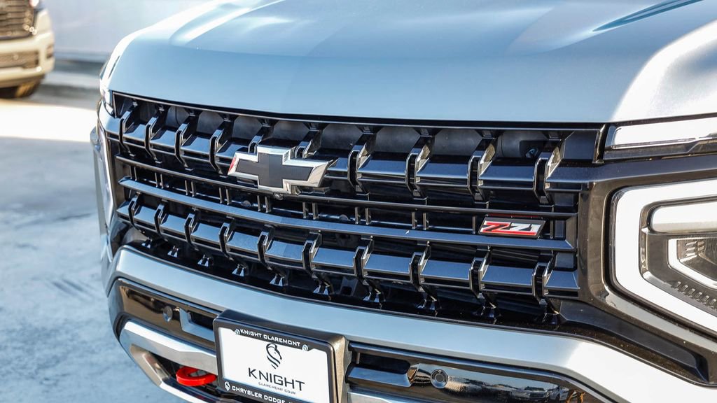 Used 2025 Chevrolet Tahoe Z71 AWD/4WD image 5