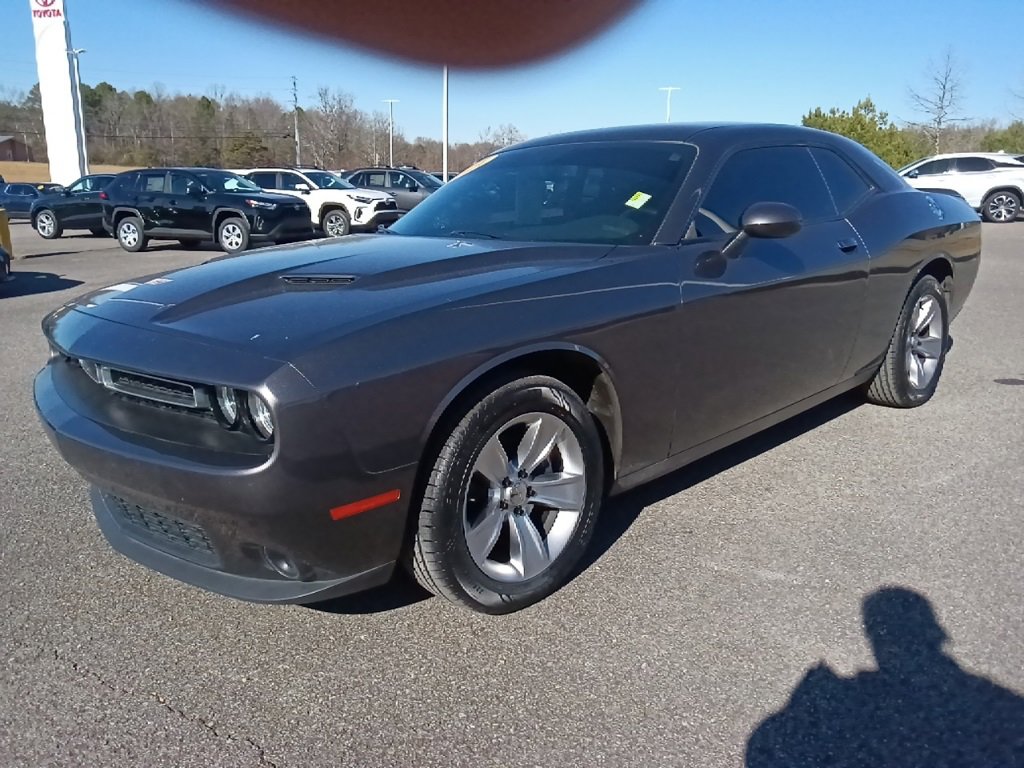 Used 2021 Dodge Challenger SXT image 7