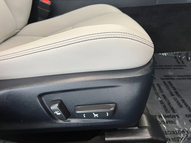 Used 2016 Lexus IS 300 AWD w/ Navigation System Package image 18