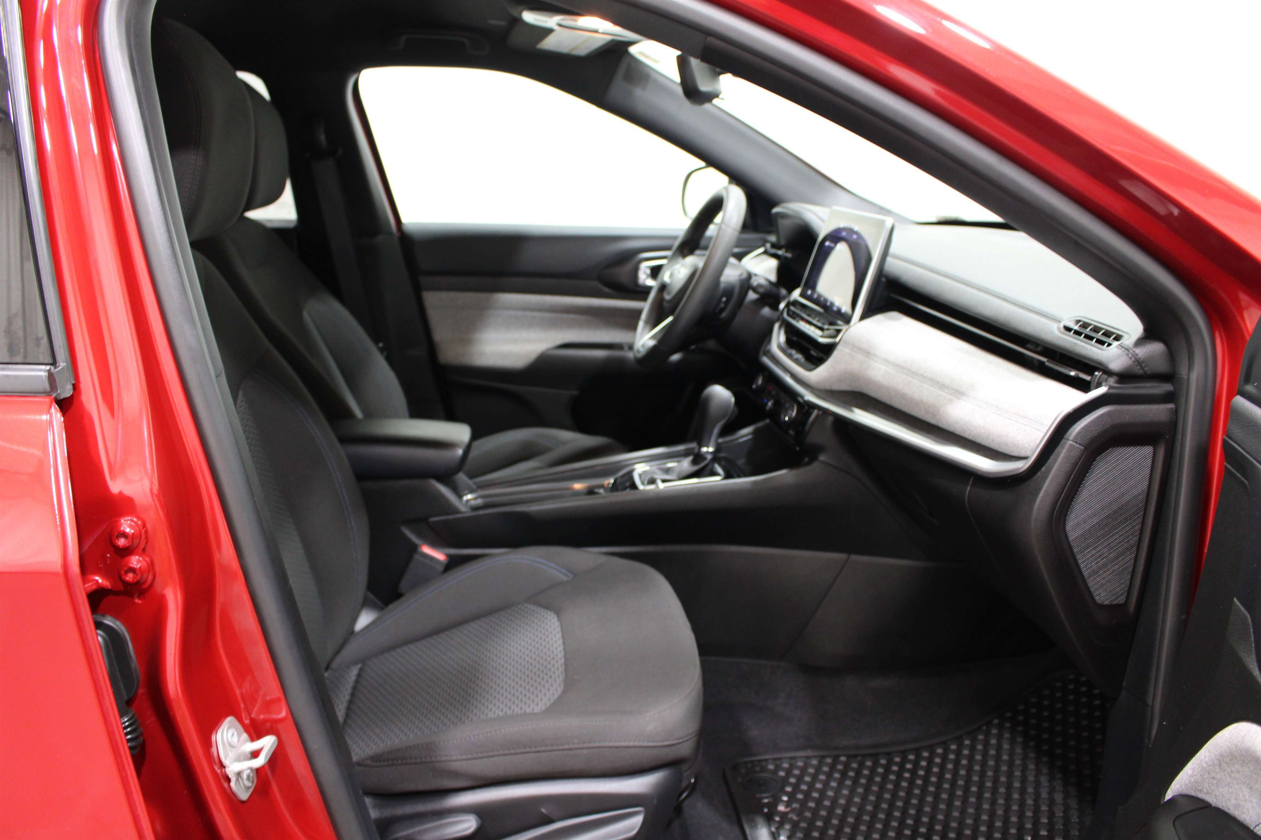 Used 2024 Jeep Compass Sport image 23