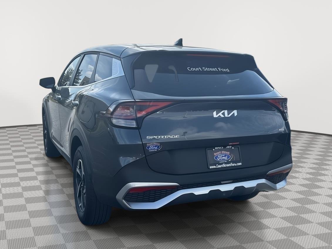 Used 2025 Kia Sportage LX image 12