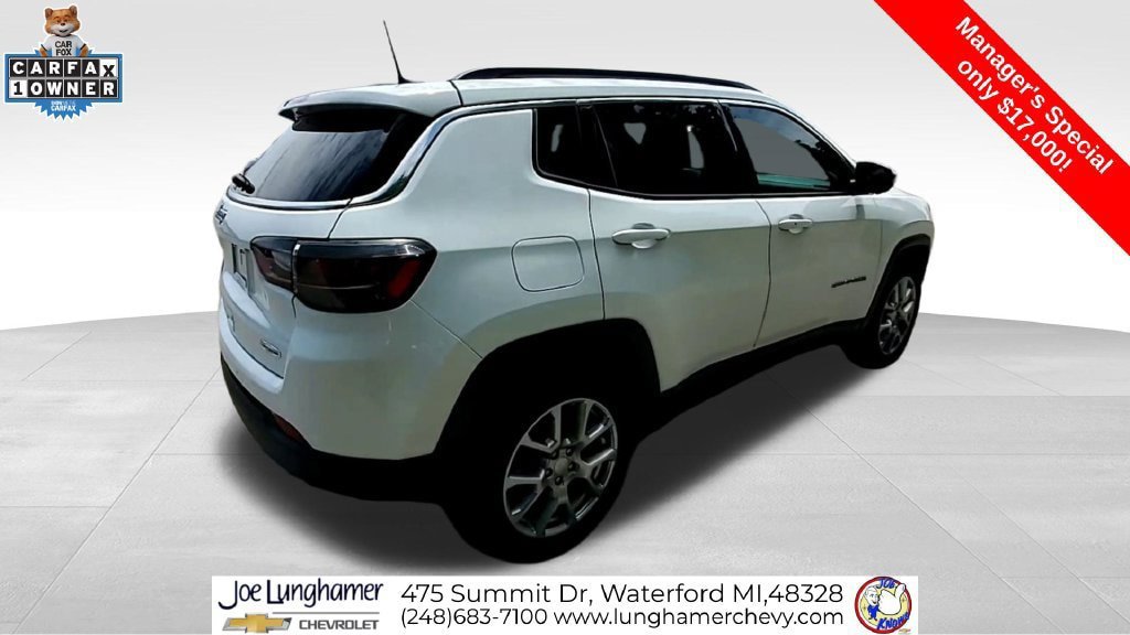 Used 2024 Jeep Compass Latitude w/ Sun and Sound Group AWD/4WD image 9