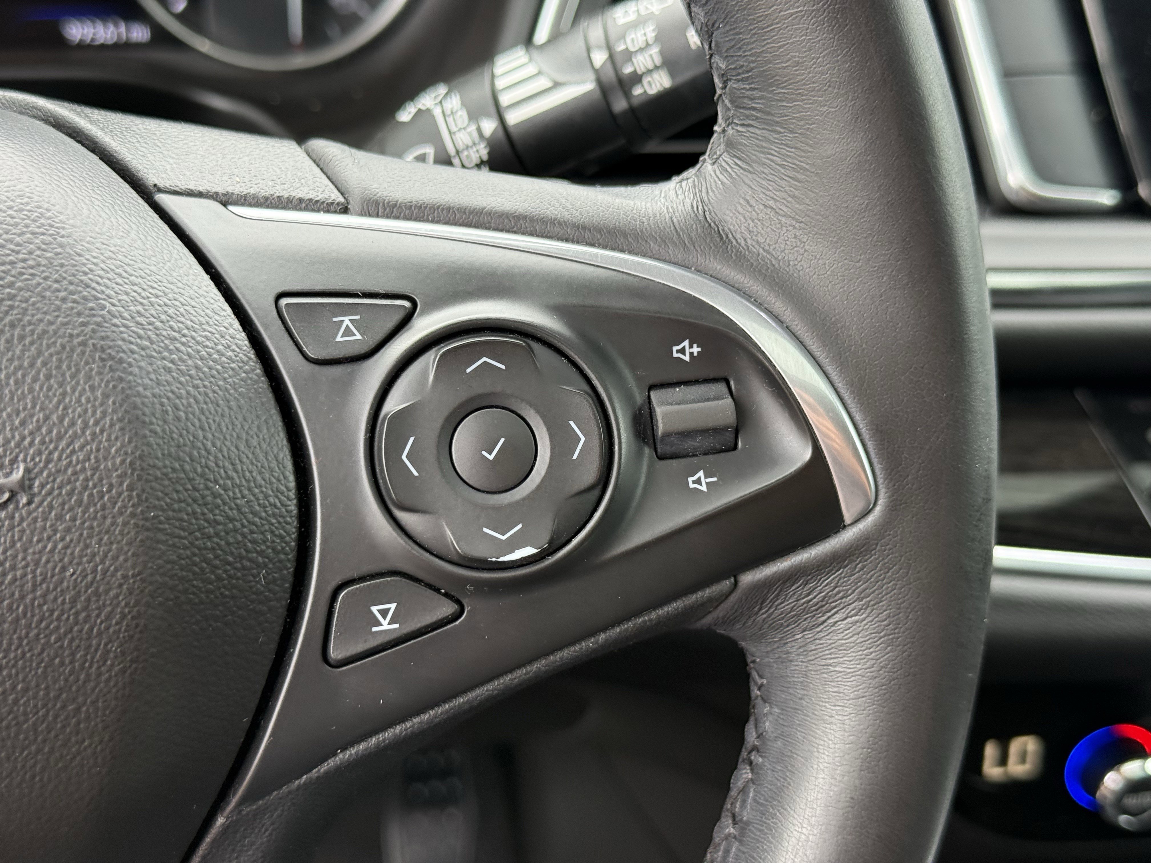 Used 2021 Buick Enclave Avenir FWD image 17