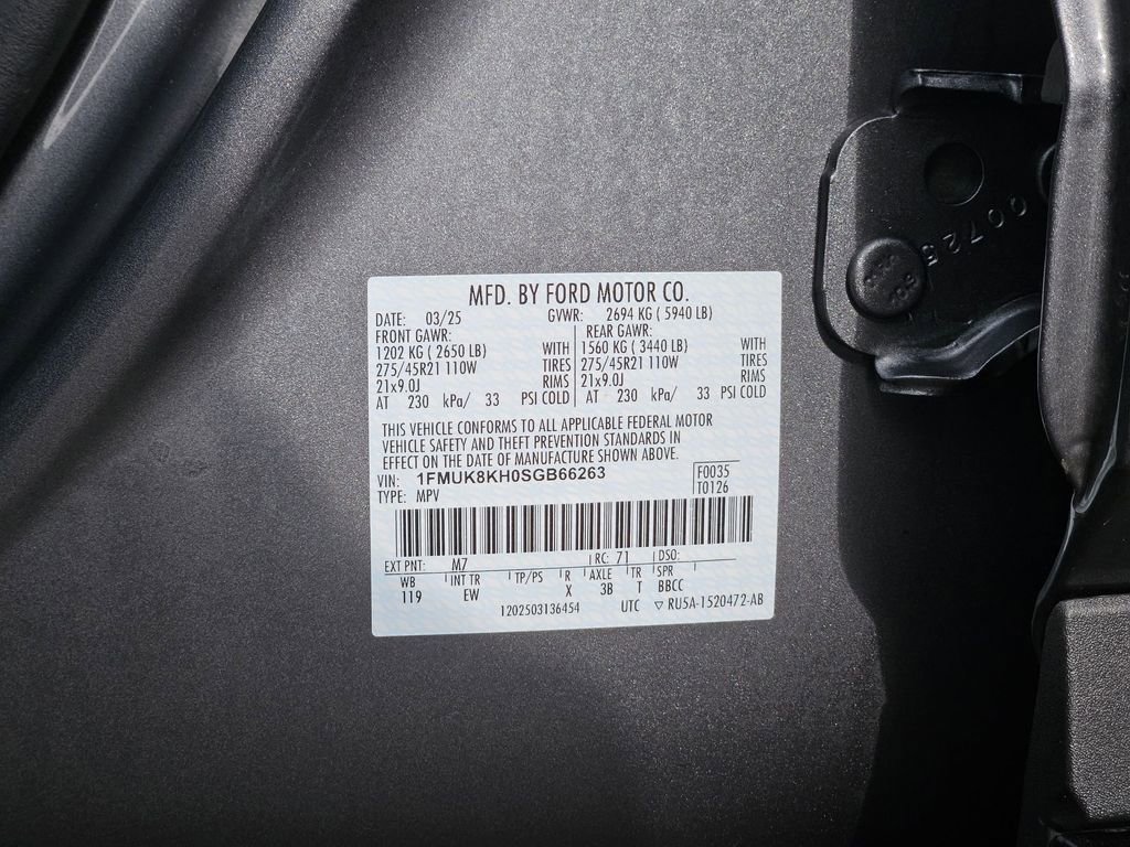 Used 2025 Ford Explorer ST-Line w/ ST-Line Street Pack image 30