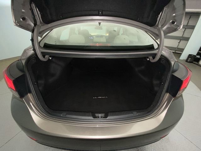 Used 2015 Hyundai Elantra SE image 21