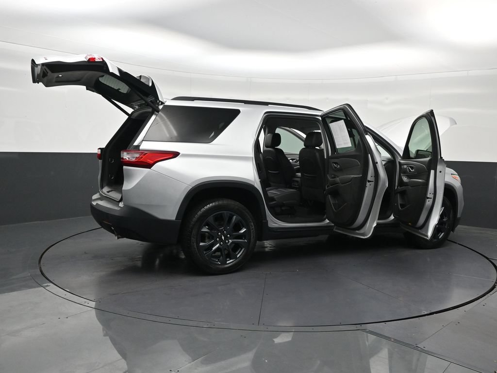 Used 2021 Chevrolet Traverse RS FWD image 32