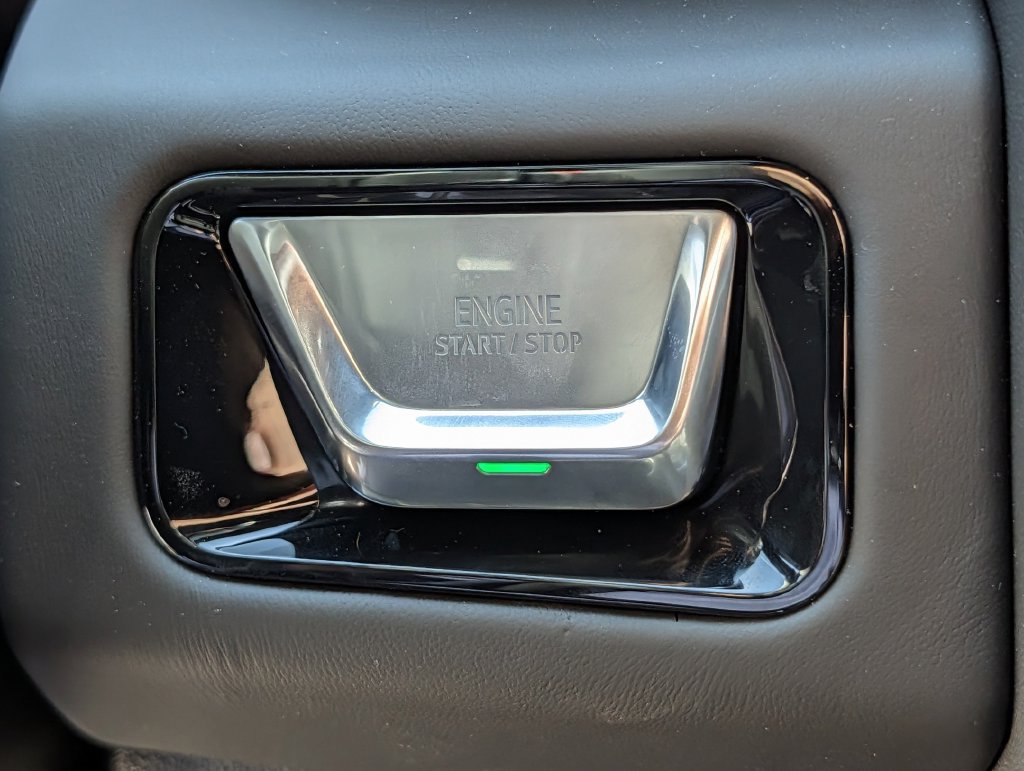 New 2026 GMC Yukon AT4 Ultimate w/ LPO, Floor Liner Package AWD/4WD image 18