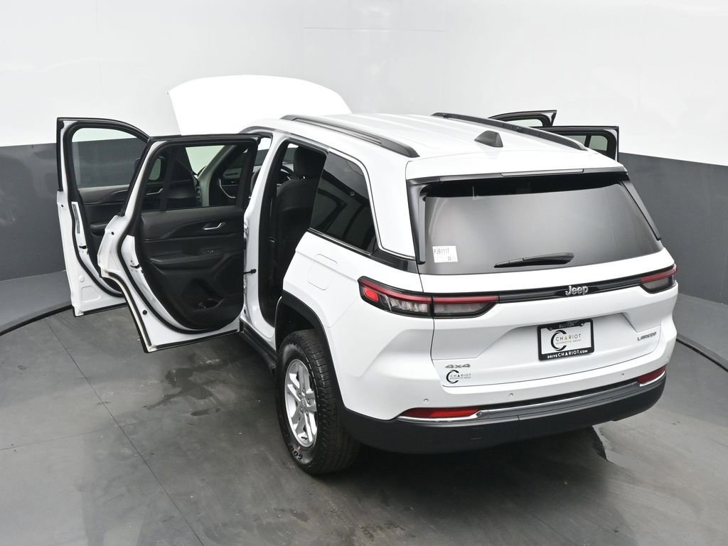 Used 2024 Jeep Grand Cherokee Laredo w/ Luxury Tech Group I image 62