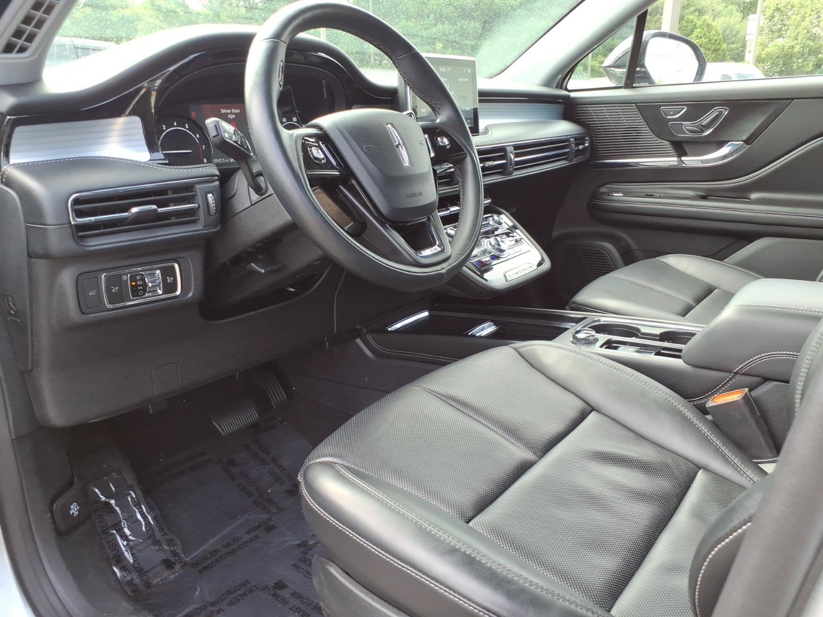 Used 2022 Lincoln Corsair AWD w/ Premium Package image 12