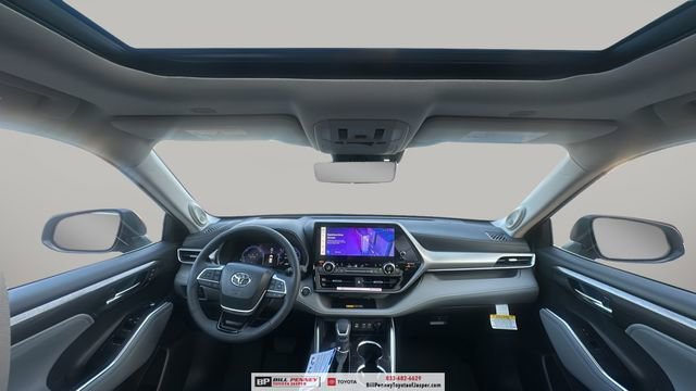 New 2026 Toyota Highlander Platinum image 10
