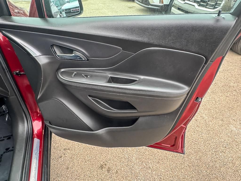 Used 2022 Buick Encore Preferred w/ Safety Package II AWD/4WD image 23