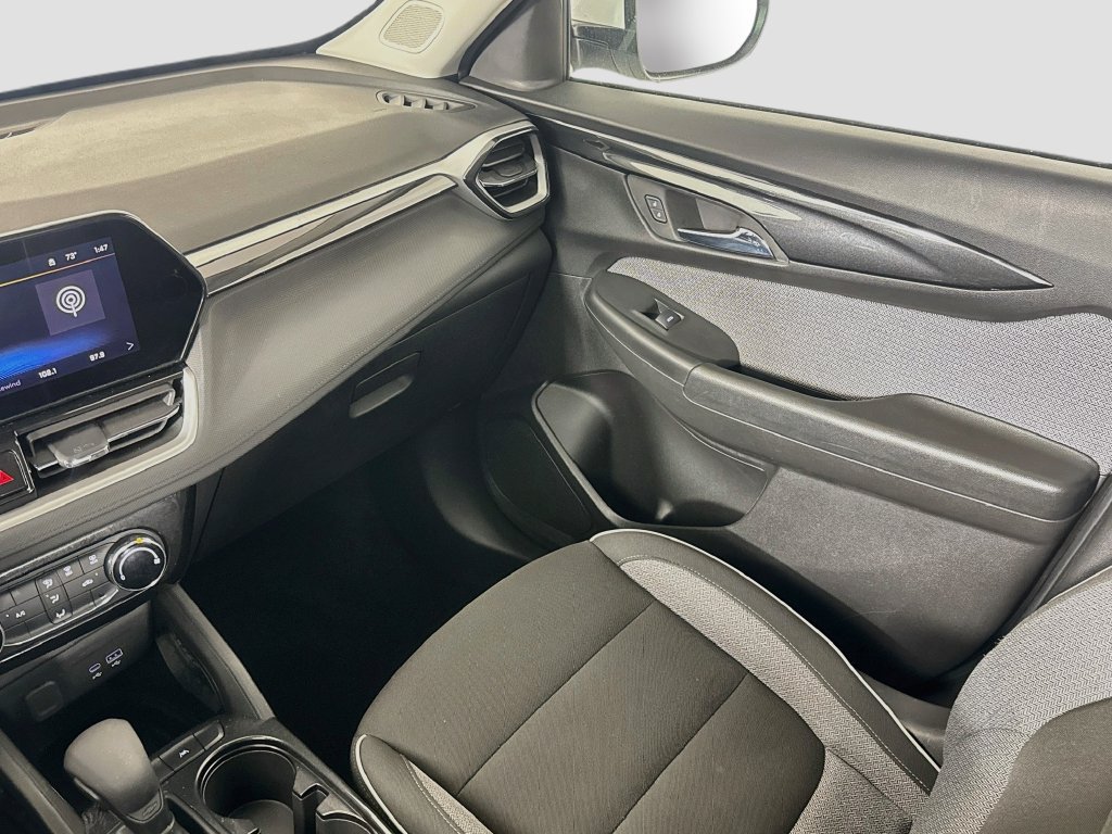 Used 2025 Chevrolet TrailBlazer LT FWD image 23