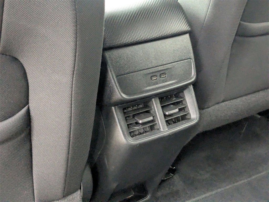 Used 2025 Chevrolet Equinox LT image 28