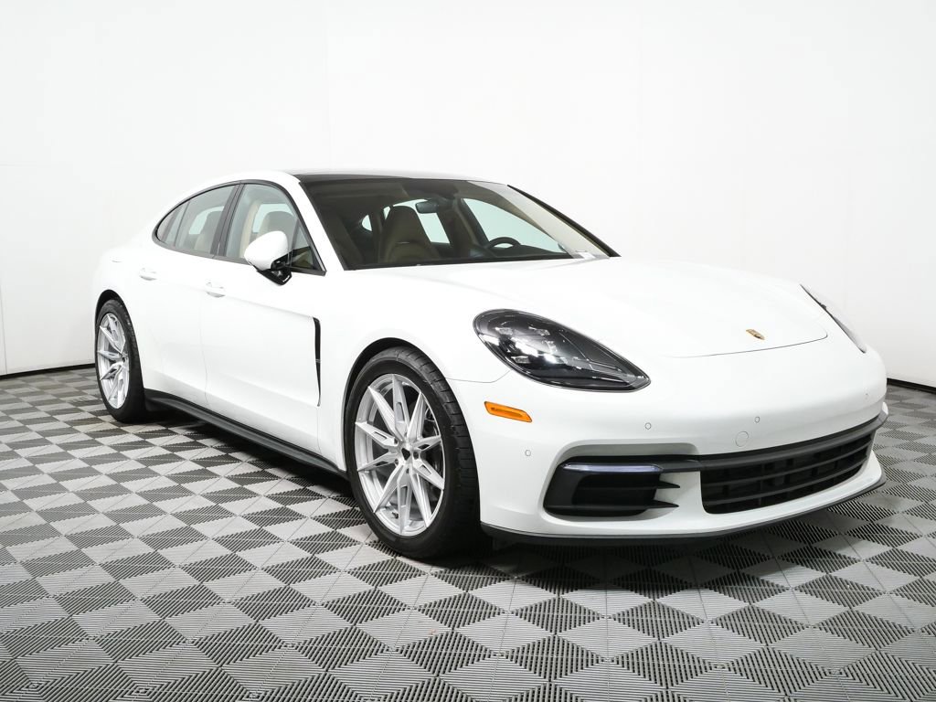 Used 2018 Porsche Panamera RWD image 34