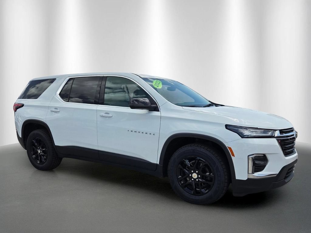 Certified 2023 Chevrolet Traverse LS FWD image 2