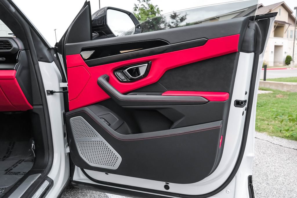 Used 2022 Lamborghini Urus image 54