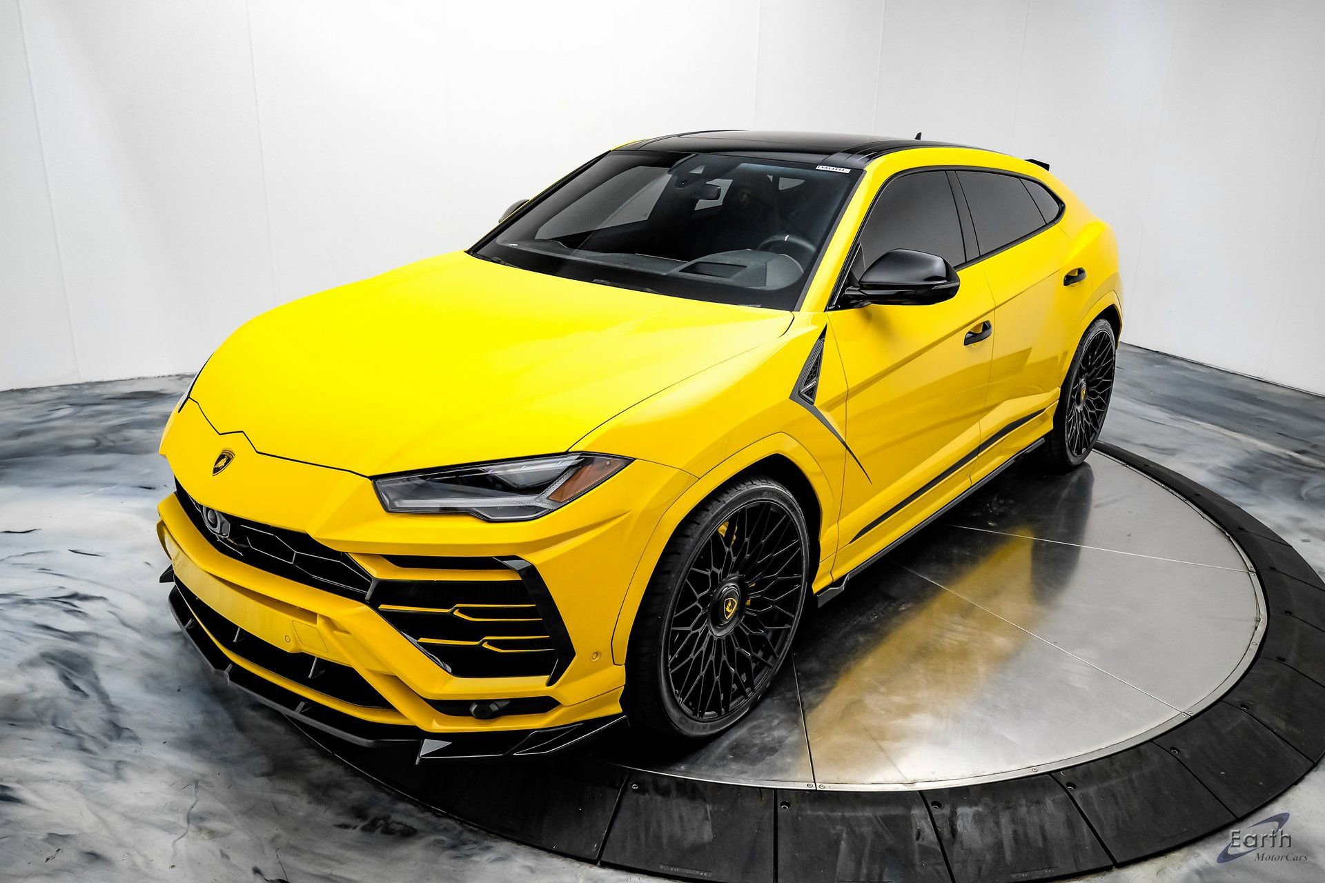 Used 2021 Lamborghini Urus image 6