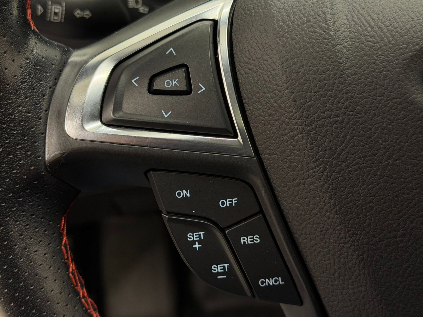 Used 2020 Ford Edge ST-Line image 13