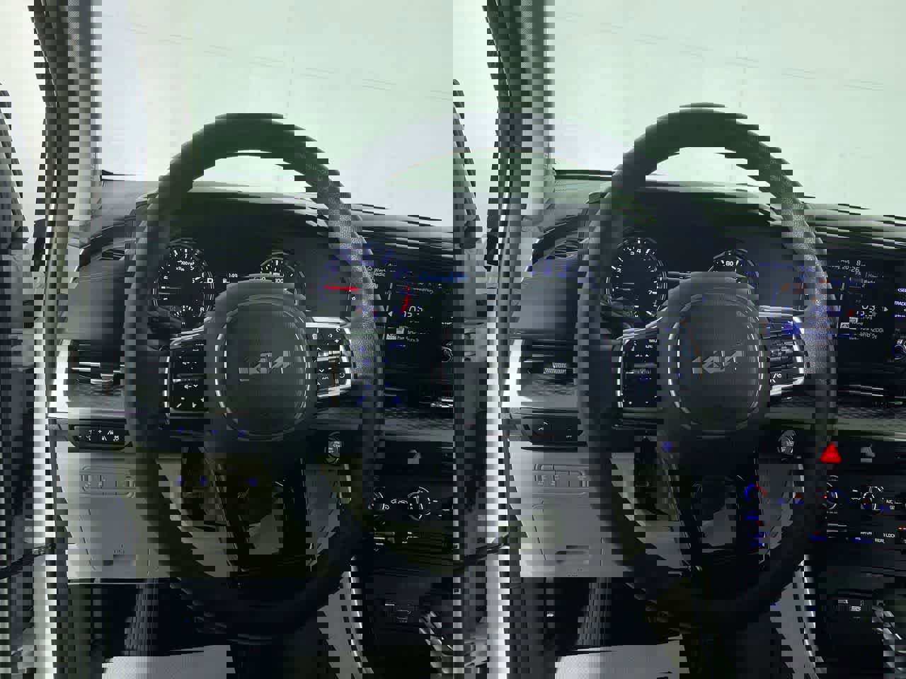 Used 2024 Kia Carnival LX image 22